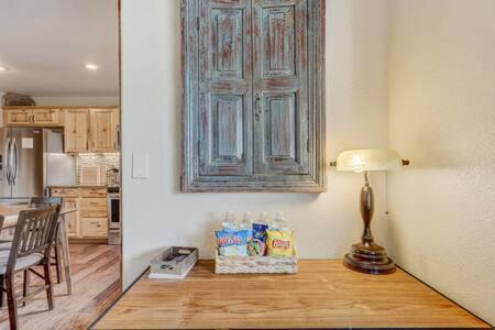 Cabin~Views~Heart Of Town~W&D~Fireplace~Kitchen Woodland Park Bagian luar foto