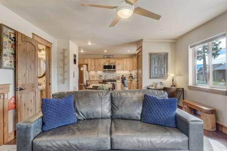 Cabin~Views~Heart Of Town~W&D~Fireplace~Kitchen Woodland Park Bagian luar foto